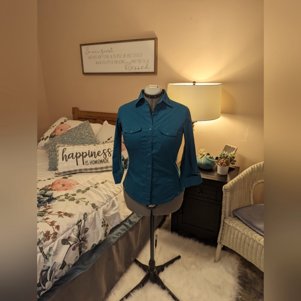 Blue/Teal Zac and Rachel button up top size L